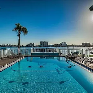 The Seashell With Private Balcony And Walk To , Clearwater Beach United States